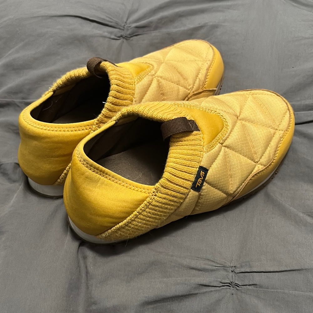 Teva Women's Mustard Quilted Athletic Shoes